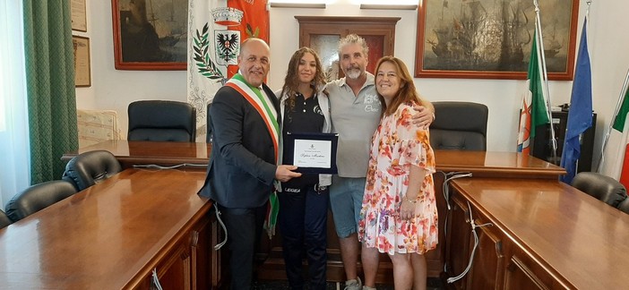 Pattinaggio. Festa grande per Sophia Martino, una targa speciale da parte del comune di Laigueglia Pattinaggio. Festa grande per Sophia Martino, una targa speciale da parte del comune di Laigueglia