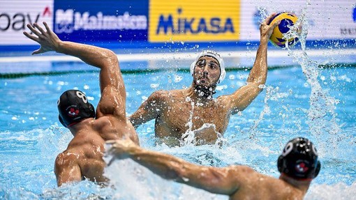 Pallanuoto. La Serbia elimina l'Italia ai rigori, gli azzurri salutano i mondiali di Fukuoka ai quarti di finale Pallanuoto. La Serbia elimina l'Italia ai rigori, gli azzurri salutano i mondiali di Fukuoka ai quarti di finale