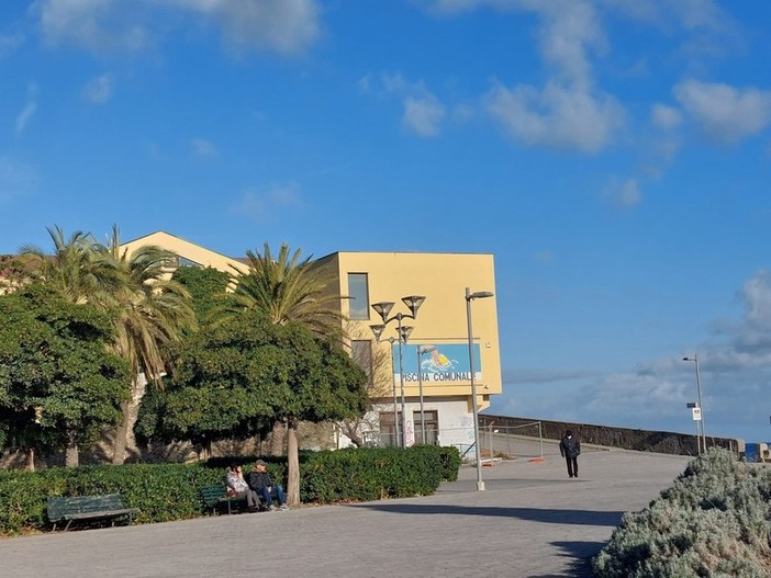 Skatepark all'ex piscina Trento e Trieste a Savona, intervento di Massimiliano Carpano (Azione) e Luca Burlando (Pd) Skatepark all'ex piscina Trento e Trieste a Savona, intervento di Massimiliano Carpano (Azione) e Luca Burlando (Pd)