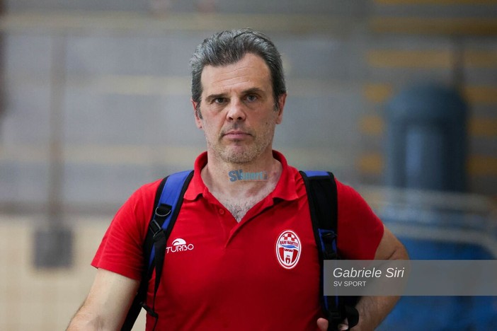 Pallanuoto | Rari battuta dallo Steaua, ma il bicchiere di Angelini è mezzo pieno: "Gara discreta, ottime risposte dalle seconde linee" (VIDEO) Pallanuoto | Rari battuta dallo Steaua, ma il bicchiere di Angelini è mezzo pieno: "Gara discreta, ottime risposte dalle seconde linee" (VIDEO)