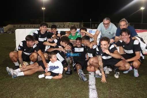 I campioni in carica di Interno Uno subito in campo I campioni in carica di Interno Uno subito in campo
