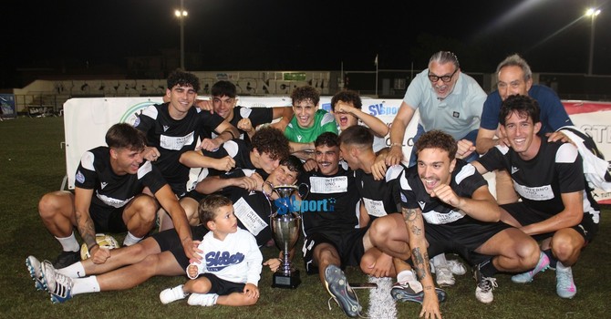 I campioni in carica di Interno Uno subito in campo