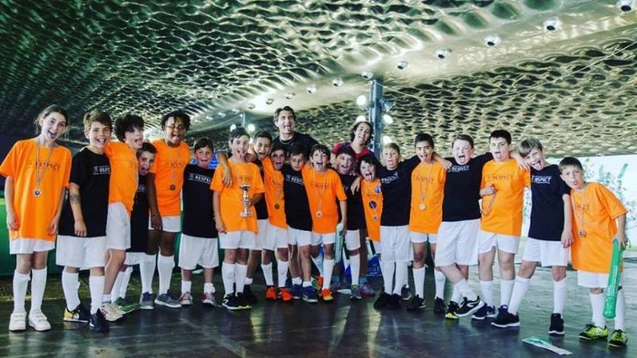 La scuola De Amicis di Savona conquista il terzo posto al Trofeo Ravano nel Rugby La scuola De Amicis di Savona conquista il terzo posto al Trofeo Ravano nel Rugby