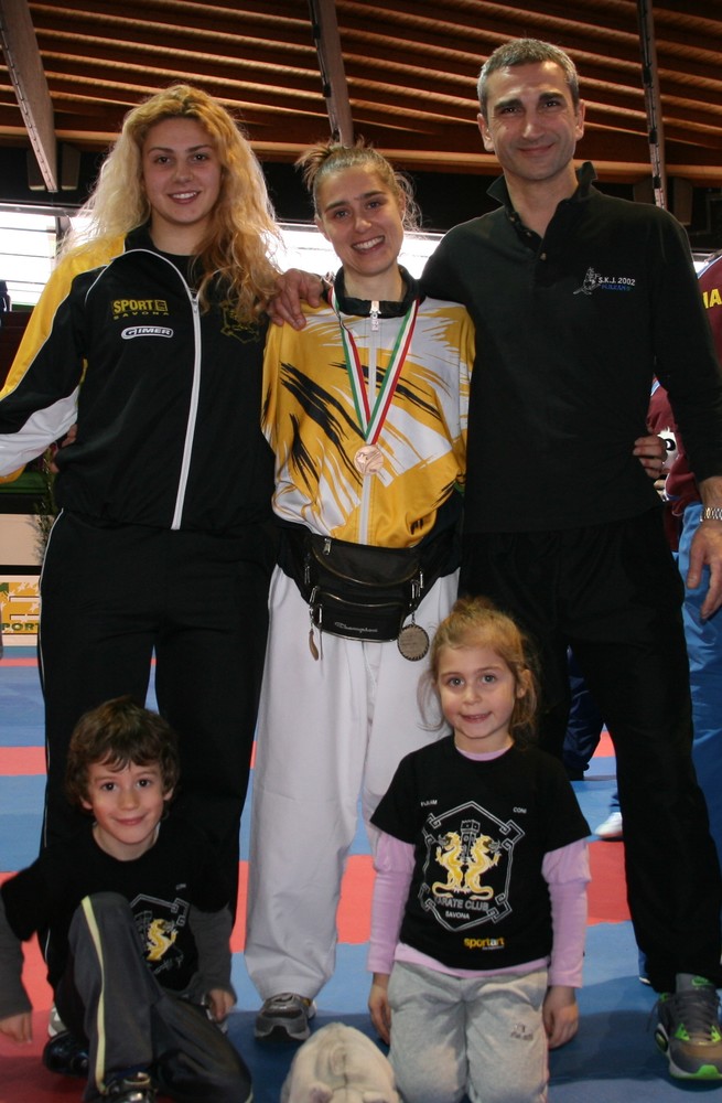 Kumite: capolavoro per Raffaella Carlini, l'atleta del KCS conquista l'oro ai Campionati Italiani Kumite: capolavoro per Raffaella Carlini, l'atleta del KCS conquista l'oro ai Campionati Italiani