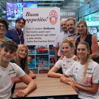Rari Nantes Savona. Le atlete e gli atleti biancorossi pronti a pranzare al DeGusto Coop