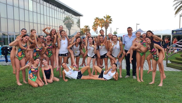 Campionati Italiani Estivi Ragazze: 4 ori e 1 bronzo per la Rari Nantes Savona alla piscina Zanelli Campionati Italiani Estivi Ragazze: 4 ori e 1 bronzo per la Rari Nantes Savona alla piscina Zanelli