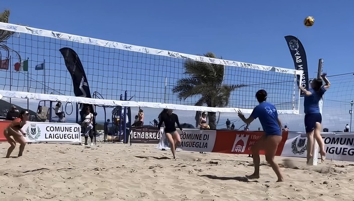 Tutto esaurito a Laigueglia: Riviera Beach Volley fa il pieno per la tappa più grande d'Italia Tutto esaurito a Laigueglia: Riviera Beach Volley fa il pieno per la tappa più grande d'Italia