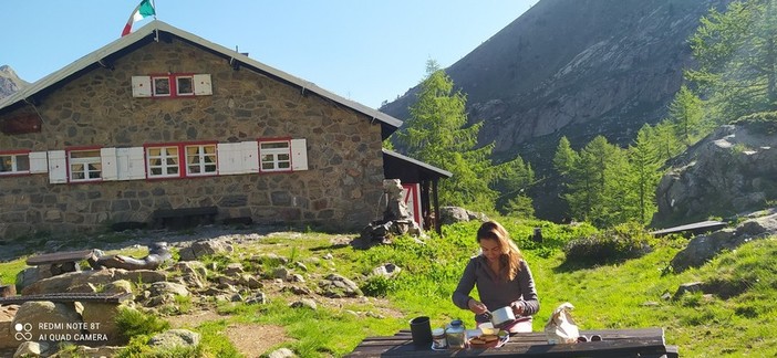 Tra storia e vie di arrampicata, il rifugio Zanotti, custodito da Gianfranco Caforio del Cai ligure di Genova (VIDEO) Tra storia e vie di arrampicata, il rifugio Zanotti, custodito da Gianfranco Caforio del Cai ligure di Genova (VIDEO)