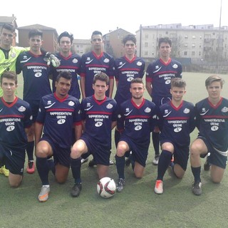 Sul binario di partenza la selezione della Serie D, con i vadesi Tona, Rossi e Pastorino