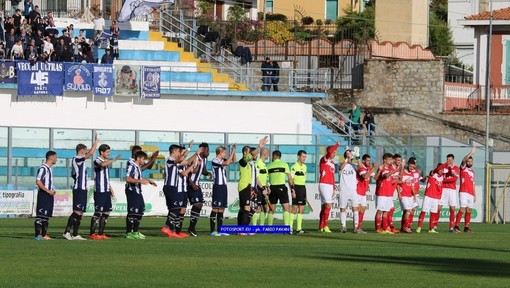 Calcio. Sanremese-Savona, più di un semplice derby di Coppa: alle 15.00 l'ennesimo capitolo dell'eterna sfida tra matuziani e striscioni