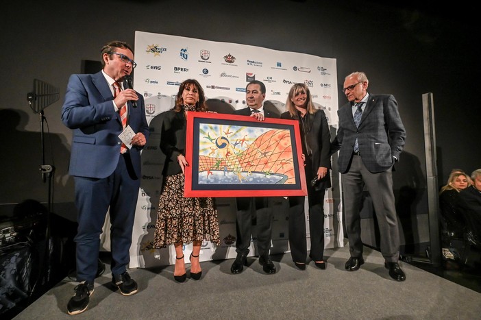Parata di “stelle” alla Charity Dinner per la Gigi Ghirotti A Fefé De Giorgi il premio “Un Cuore da Leone – Gian Luigi Corti” Parata di “stelle” alla Charity Dinner per la Gigi Ghirotti A Fefé De Giorgi il premio “Un Cuore da Leone – Gian Luigi Corti”