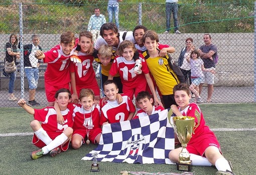 Calcio, Savona. Renda chiude la querelle: "Un errore di comunicazione, in bocca al lupo ai biancoblu" Calcio, Savona. Renda chiude la querelle: "Un errore di comunicazione, in bocca al lupo ai biancoblu"