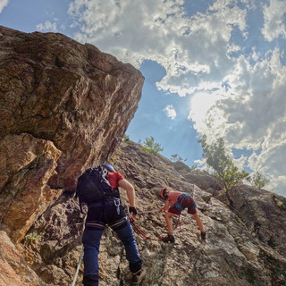 A 10 anni scala la Ferrata della Sacra di San Michele (Torino) in meno di 4 ore: la varazzina atleta in erba è Linda Cerruti