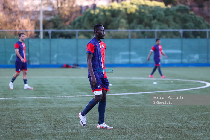 Djibril Pare, autore del gol del momentaneo vantaggio rossoblù