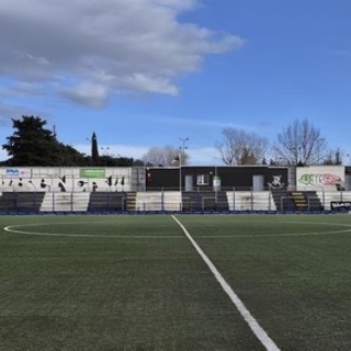 Albenga, 21enne colpisce uno spettatore con una mazza durante la partita: Daspo dal Questore