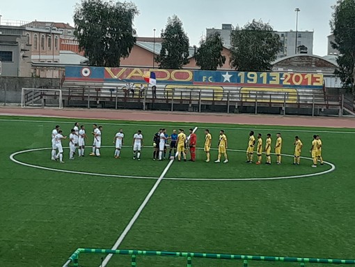 Calcio. Savona, prima due rigori sbagliati, poi le perle di Vita e Tripoli: striscioni al primo successo in campionato, Verbania ko 2-0