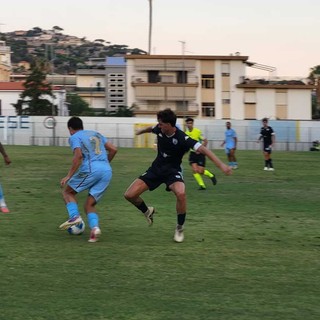 Calcio | Celle Varazze, a Sanremo applausi senza punti: al Comunale decide il rigore di Djorkaeff Calcio | Celle Varazze, a Sanremo applausi senza punti: al Comunale decide il rigore di Djorkaeff