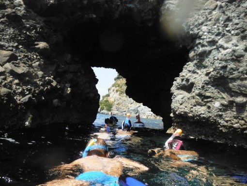 A Ceriale snorkeling alla spiagga libera attrezzata “Acque Basse” A Ceriale snorkeling alla spiagga libera attrezzata “Acque Basse”