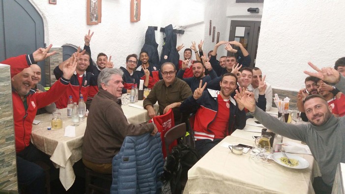 FOTONOTIZIA: il Soccer borghetto festeggia a cena la vittoria del derby
