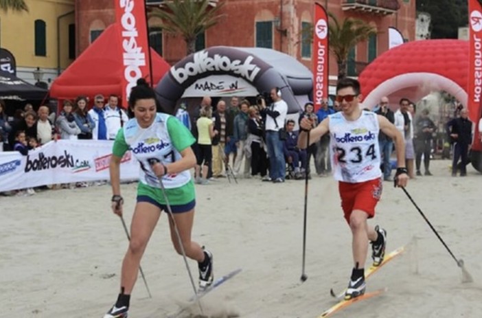 Laigueglia, squadre da tutta Italia per sciare sulla spiaggia