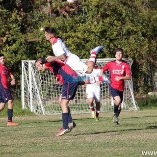 Calcio. Seconda Categoria, tutte le gare di oggi: Albissole all'esame Carcarese B, sfida ad alta quota tra Borgio Verezzi e Priamar