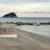 Controlli e telecamere sulle spiagge libere, parte la sperimentazione a Spotorno: "Libero accesso in un contesto sicuro e decoroso" Controlli e telecamere sulle spiagge libere, parte la sperimentazione a Spotorno: "Libero accesso in un contesto sicuro e decoroso"