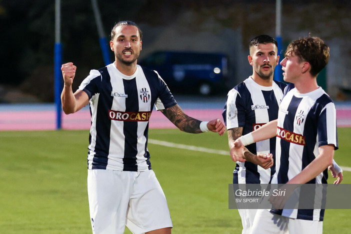 Calcio. Savona, Sassari in gol non basta agli Striscioni: "Bravi a farci trovare pronti, con un pizzico di fortuna avremmo meritato" Calcio. Savona, Sassari in gol non basta agli Striscioni: "Bravi a farci trovare pronti, con un pizzico di fortuna avremmo meritato"