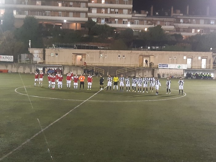 Calcio. Coppa Liguria, ottavi d'andata: nella bufera del "Ruffinengo" finisce 1-1 tra Savona e Carcarese