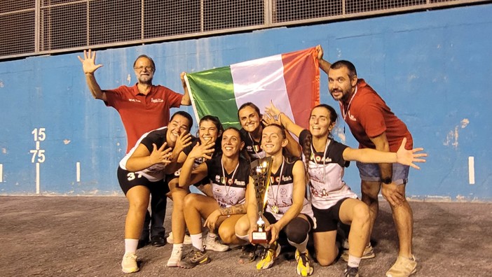 Balùn, Amici del Castello campionesse d'Italia: le emozioni della 'bella' scudetto (foto e video) Balùn, Amici del Castello campionesse d'Italia: le emozioni della 'bella' scudetto (foto e video)