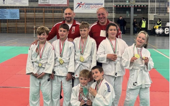 Lo Sharin Judo Savona brilla in tutta Italia: De Martino d’argento, i giovani sul podio Lo Sharin Judo Savona brilla in tutta Italia: De Martino d’argento, i giovani sul podio