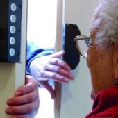 Criminalità nel savonese, calano i furti in abitazione, stabili le truffe informatiche. Criminologo Padovano: "Bisogna tenere unito il tessuto delle città"