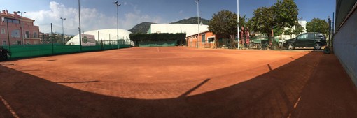 Il campo del &quot;Tennis Club Pietra Ligure&quot;, dalla pagina Facebook ufficiale