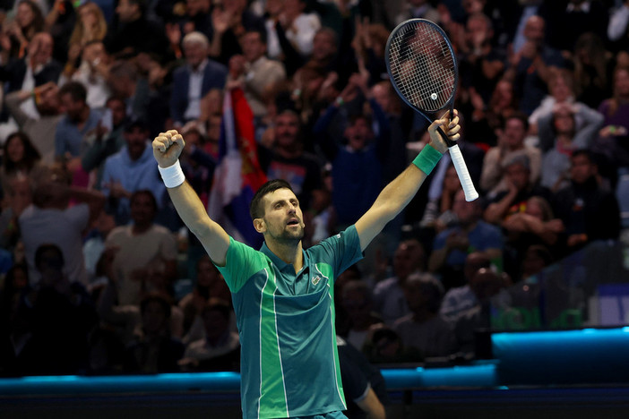 Djokovic spegne il sogno di Sinner e del Pala Alpitour, confermandosi il 'maestro' delle Atp Finals