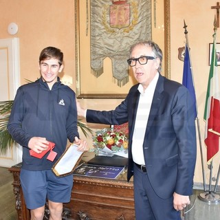Matteo Arnaldi ricevuto dal Sindaco Biancheri: "Grazie per la vittoria ma anche per la tua educazione e semplicità" (Foto e Video)