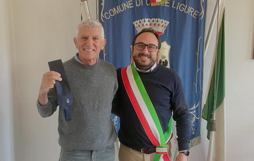 Celle celebra il suo campione europeo: il velista Tortarolo ricevuto in Comune dal sindaco Beltrame