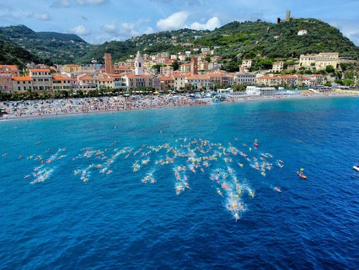 Nuoto | Traversata di Capo di Noli, è record: oltre 600 iscritti per l'undicesima edizione
