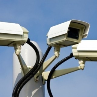 Cengio rafforza la videosorveglianza: più controlli contro l’abbandono dei rifiuti