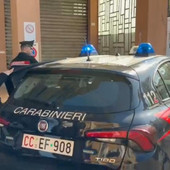 “Suo marito ha fatto un incidente”: raggira la donna con la truffa del finto carabiniere e si fa consegnare gli ori: arrestato