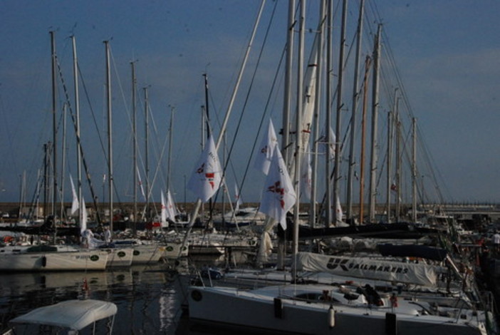 Vela: è in corso la regata tra Sanremo e Saint Tropez per la 61a edizione della 'Giraglia' Vela: è in corso la regata tra Sanremo e Saint Tropez per la 61a edizione della 'Giraglia'