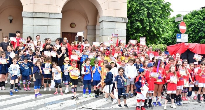 Volley. Oltre 200 bimbi a Carcare per il torneo "Sotto i Platani" Volley. Oltre 200 bimbi a Carcare per il torneo "Sotto i Platani"