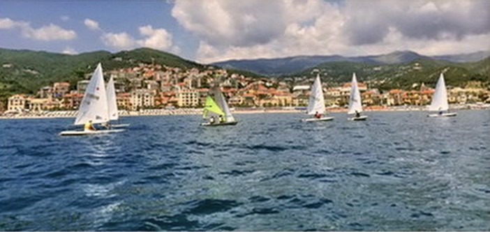 Vela. Week end all'insegna degli Open Day alla Lega Navale di Varazze Vela. Week end all'insegna degli Open Day alla Lega Navale di Varazze