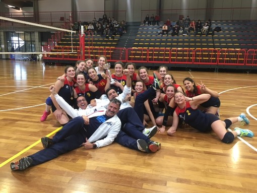 Volley: il Liceo Giordano Bruno di Albenga si laurea campione regionale (FOTO)