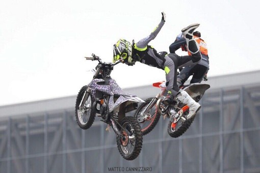Motori | Acrobazie sul Ponte Monumentale: Vanni Oddera e la Fondazione Gigi Ghirotti insieme per la 11ª edizione di “Non ti scordar di me”: Motori | Acrobazie sul Ponte Monumentale: Vanni Oddera e la Fondazione Gigi Ghirotti insieme per la 11ª edizione di “Non ti scordar di me”: