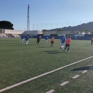 Calcio, Seconda Categoria. Il Vadino centra la 'decima' con un netto 3-0 al Real Santo Stefano. Virtus sempre a -3
