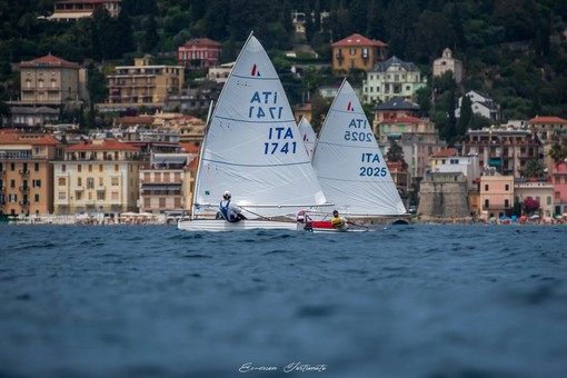 Torna ad Alassio la Regata delle Origini con i Dinghy 12. Dopo la prima giornata di prove è in testa Emanuele Tua Torna ad Alassio la Regata delle Origini con i Dinghy 12. Dopo la prima giornata di prove è in testa Emanuele Tua
