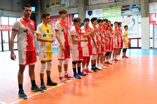 Volley: Carcare brilla su tutti i campi. La soddisfazione del presidente Michele Lorenzo: "E' un successo che deriva da giovani che amano lo sport e non potevo chiedere di più". Volley: Carcare brilla su tutti i campi. La soddisfazione del presidente Michele Lorenzo: "E' un successo che deriva da giovani che amano lo sport e non potevo chiedere di più".