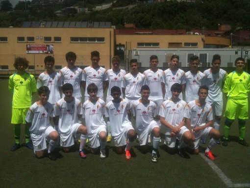 Calcio giovanile: i Giovanissimi '98 della Veloce hanno primeggiato al torneo "Città di Arenzano" Calcio giovanile: i Giovanissimi '98 della Veloce hanno primeggiato al torneo "Città di Arenzano"