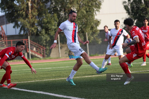 Calcio. Serie D. Derthona e Pont Donnaz sulla strada playoff di Vado e Albenga, savonesi in trasferta per lanciare la volata finale Calcio. Serie D. Derthona e Pont Donnaz sulla strada playoff di Vado e Albenga, savonesi in trasferta per lanciare la volata finale