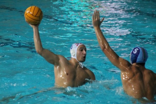 Pallanuoto: la Rari all'ultimo bivio. Obbligatorio vincere a Napoli per continuare a sognare la Len Cup