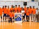 Volley. Il Finale celebra la promozione in Serie D, lo stendardo dei vinciori ai ragazzi dei coach Visca e Paroli Volley. Il Finale celebra la promozione in Serie D, lo stendardo dei vinciori ai ragazzi dei coach Visca e Paroli